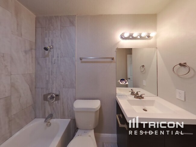 Building Photo - 8755 Ridge Moon Dr