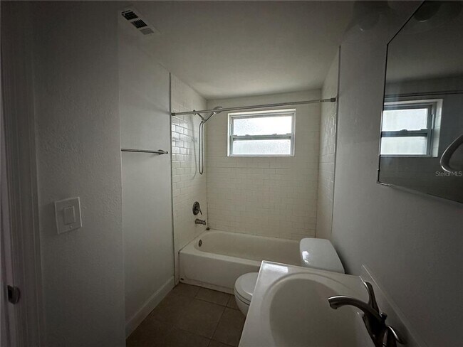 Building Photo - 452 89th Ave N