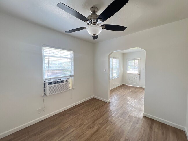 Building Photo - gm2912