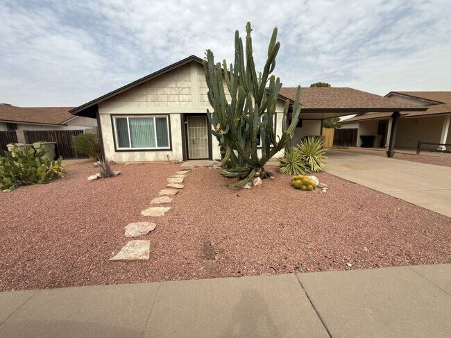 Building Photo - 14814 N 59th Dr