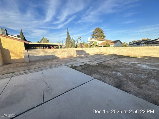 Building Photo - 3674 Duneville St