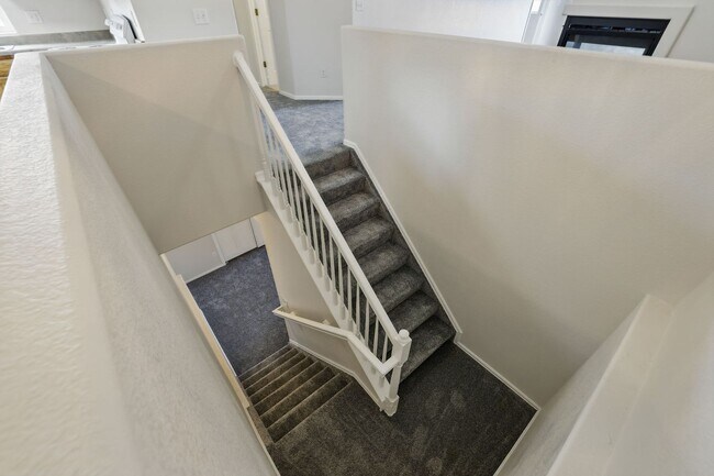 Building Photo - Available Now 3 Bed 3 Bath 2 Car Garage To...
