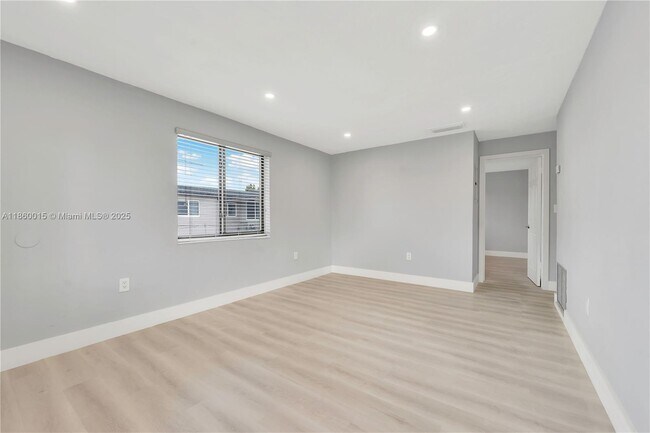 Building Photo - 7391 SW 22nd St