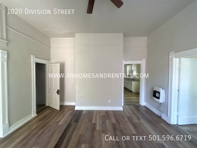 Building Photo - 1020 Division St