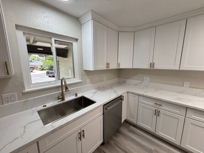 Building Photo - "Completely remodeled 4-Bed, 3-Bath Sanctu...