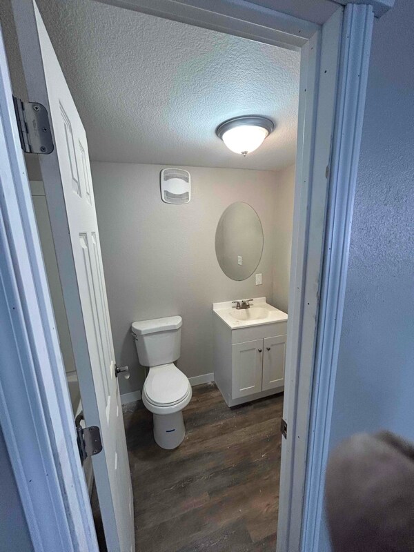 Building Photo - 913 E Uintah St