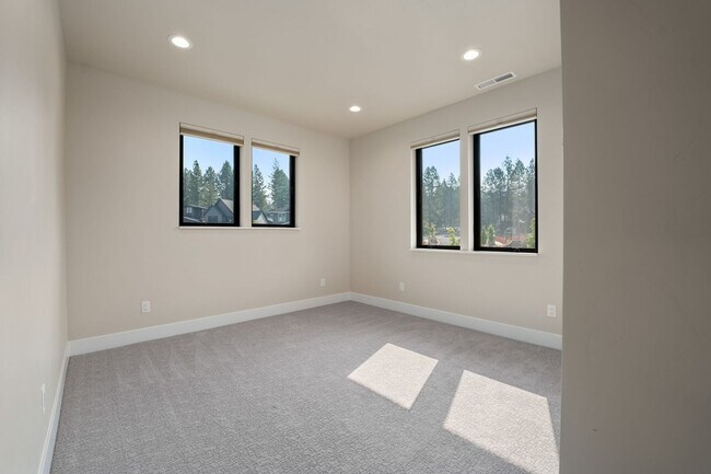 Building Photo - 2971 NW Polarstar Ave