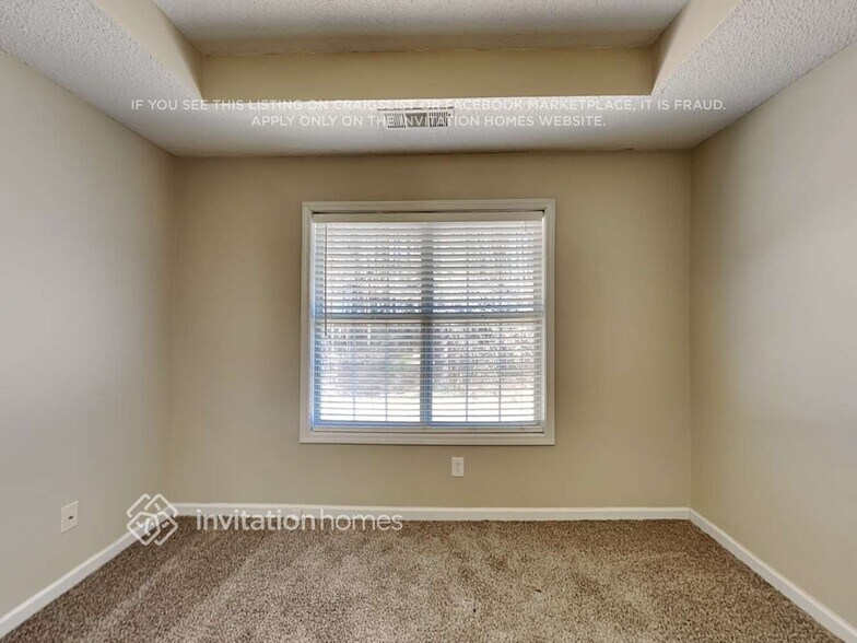 Building Photo - 1127 Chateau Terrace