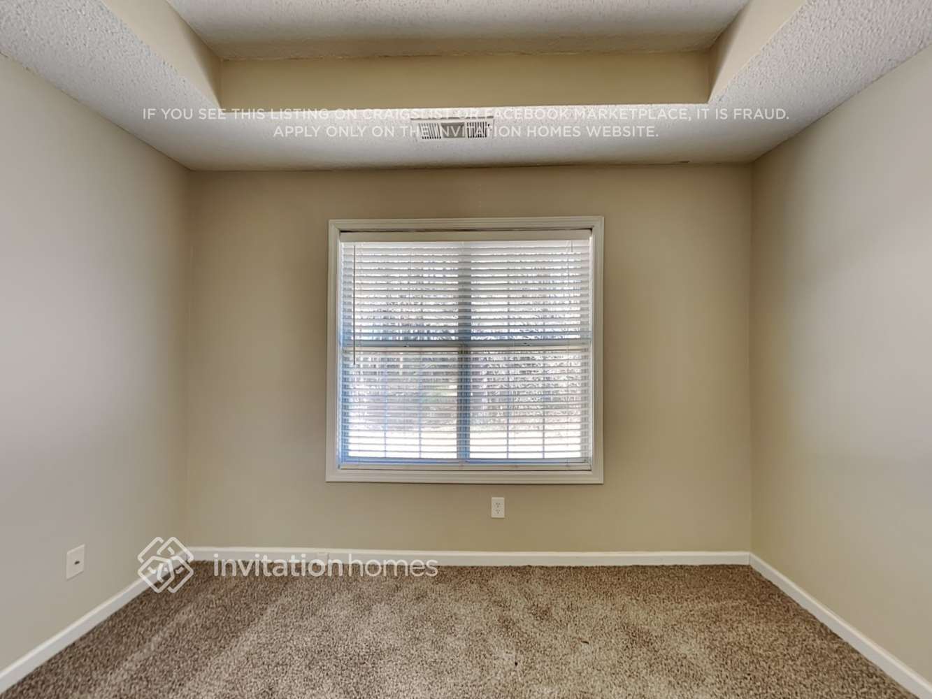 Building Photo - 1127 Chateau Terrace