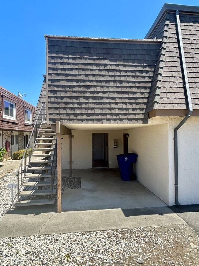 Building Photo - 14205-14211 Doolittle Dr.