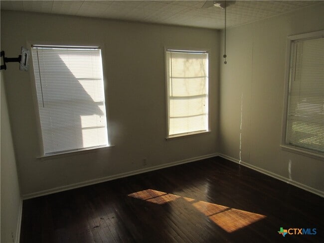 Building Photo - 1325 S 17th St