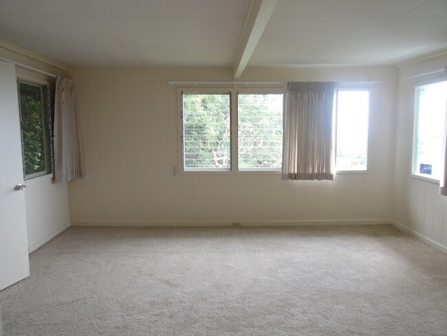 Building Photo - Pacific Heights 1/1 cottage