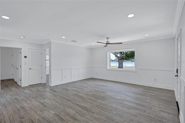 Building Photo - 4321 Sunrise Dr S