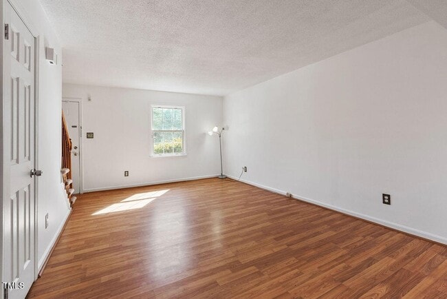 Building Photo - 1020 Nottingham Ct