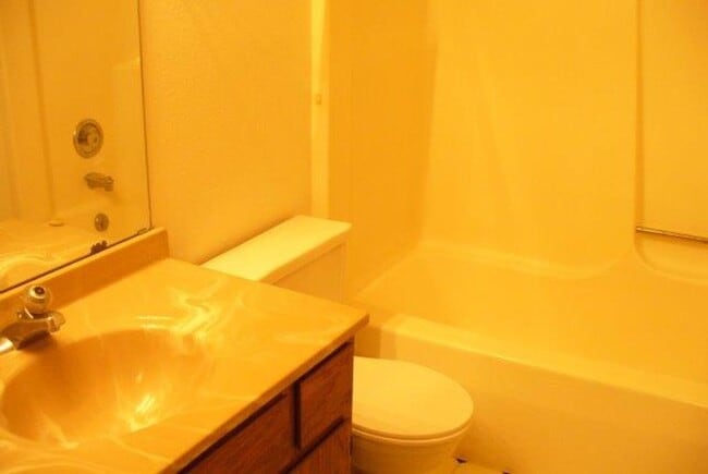 Building Photo - 203 Ski Ct