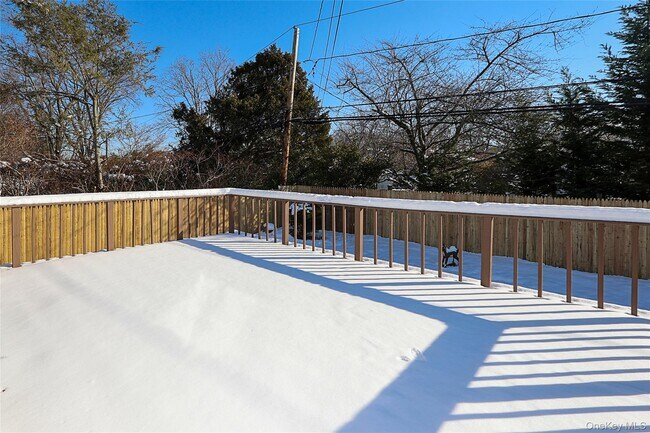 Building Photo - 118 Birchwood Park Dr