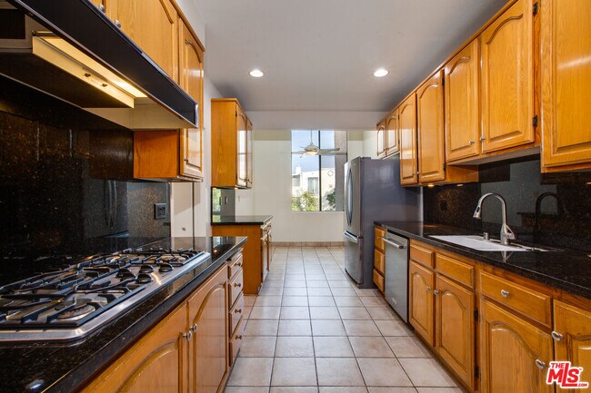 Building Photo - 1531 Camden Ave