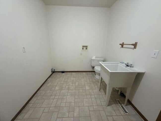 Building Photo - 2709 1st Ave