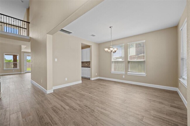Building Photo - 14014 Phelps Dr
