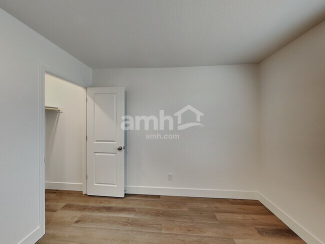 Building Photo - 11111 Magallanes St