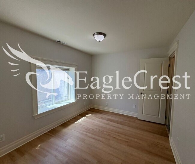 Building Photo - Beautiful Five Bedroom Home with Acreage
