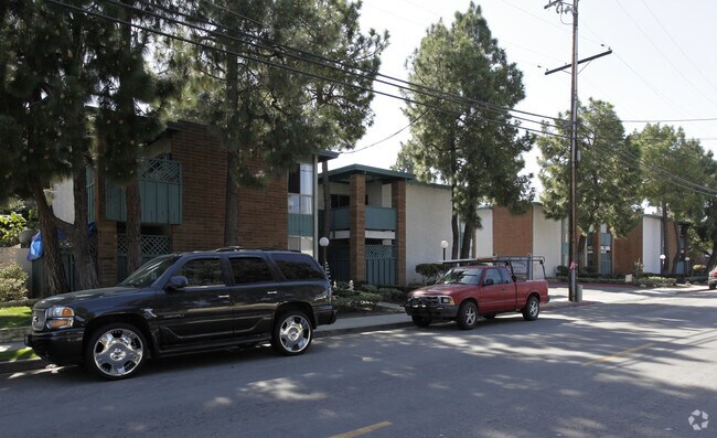 Primary Photo - Bay Meadow Apartments