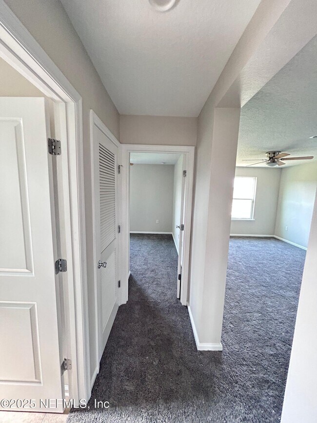 Building Photo - 102 Bluejack Ln