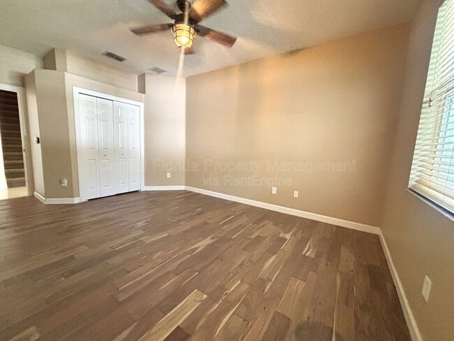 Building Photo - 381 E Sandpiper St