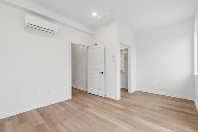 Building Photo - 245 N 12th St