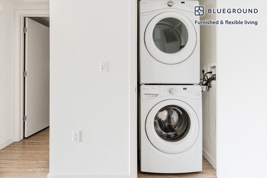 Building Photo - 650 E Capitol Ave