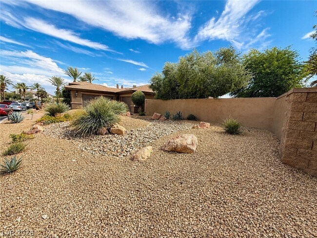 Building Photo - 2577 Red Arrow Dr
