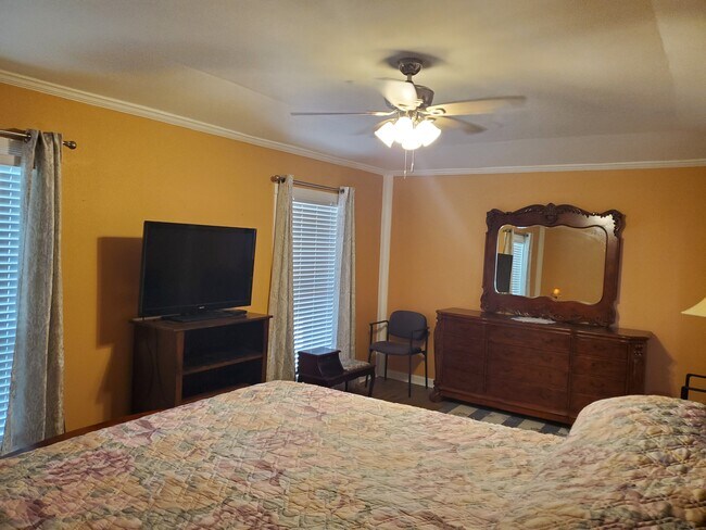 Building Photo - 8423 Tuxford