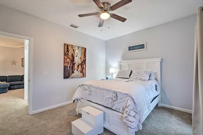 Building Photo - 3723 Tiki Dr