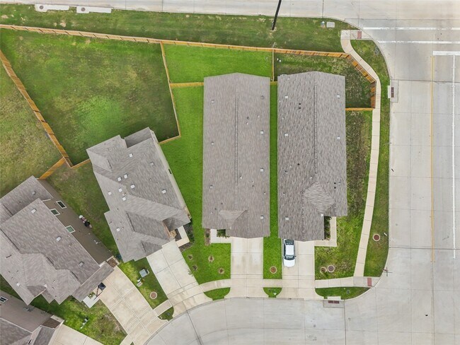 Building Photo - 7911 Tuscan Cypress Dr