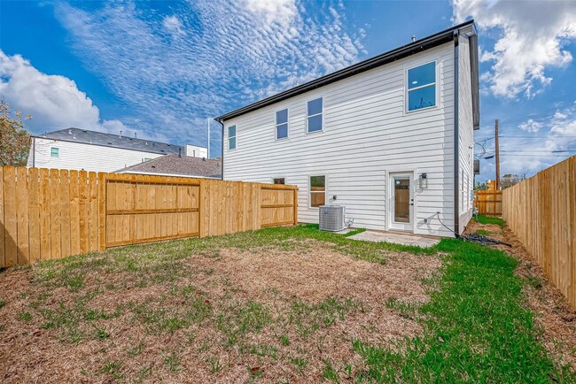 Building Photo - 7201 Edmont Ln