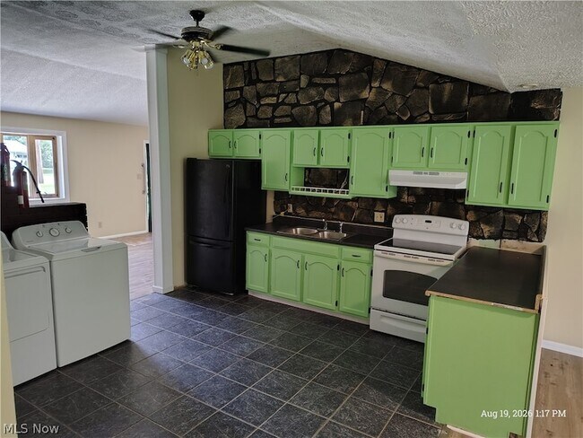Building Photo - 2822 Red Gate Ln