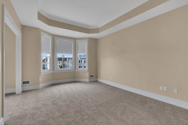 Building Photo - 1021 Oval Rd