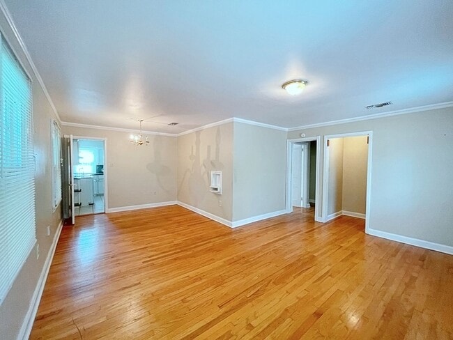 Building Photo - 925/927 Rittiner Drive