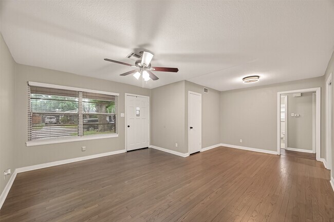 Building Photo - 514 Evonne St