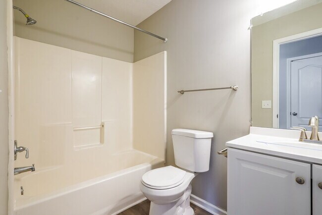 Building Photo - 802 Stewart Valley Dr