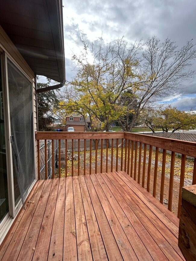 Building Photo - Remodeled 3 Bed, 2 Bath Home in West Jordan — Available Now