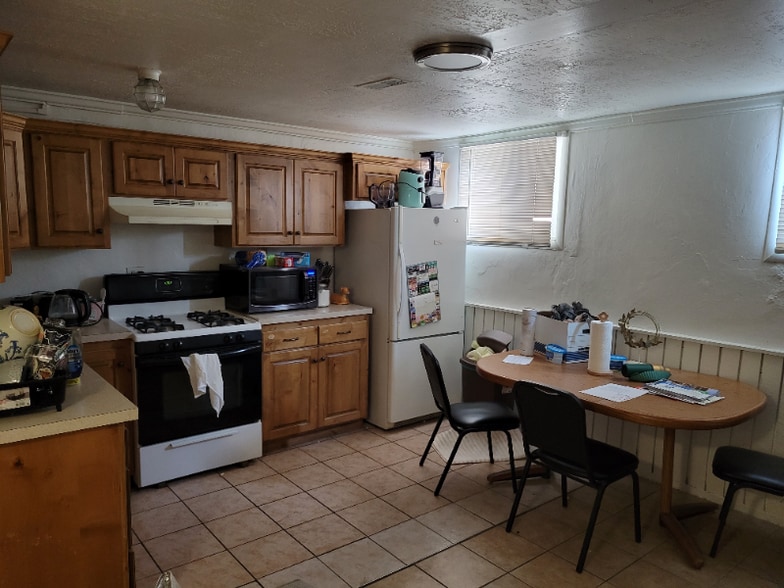 Building Photo - 355 E 500 N