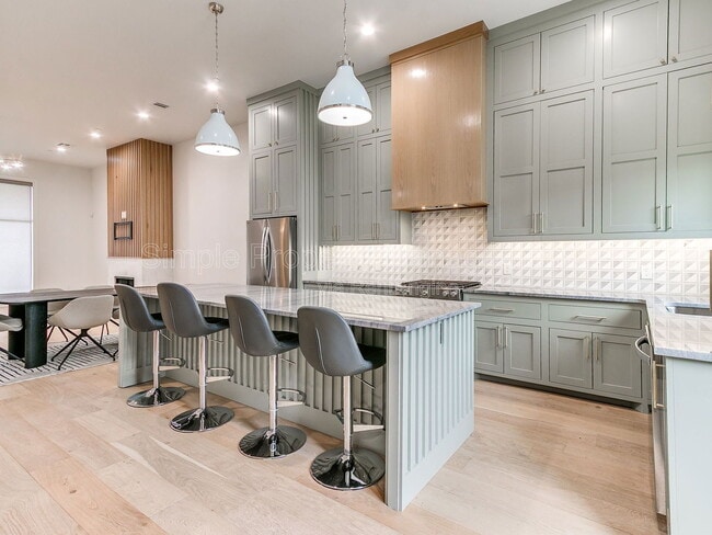 Building Photo - 821 NW 8th St