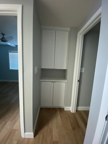 Building Photo - 631 Skyline Dr
