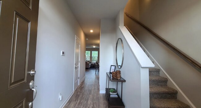Building Photo - 15 Holland Ridge Cir