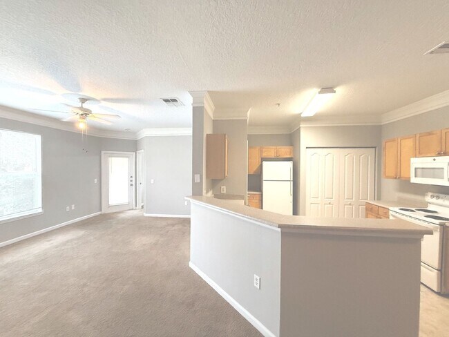 Building Photo - 8848 Villa View Cir