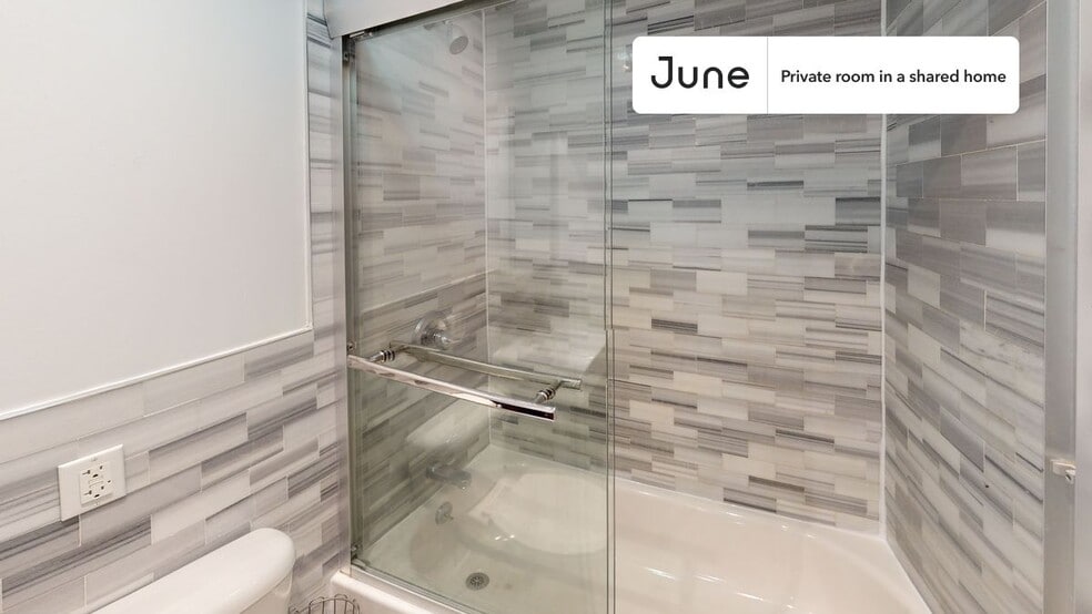 Building Photo - Room in Shared 6 bed/3 bath home in Upper West Side