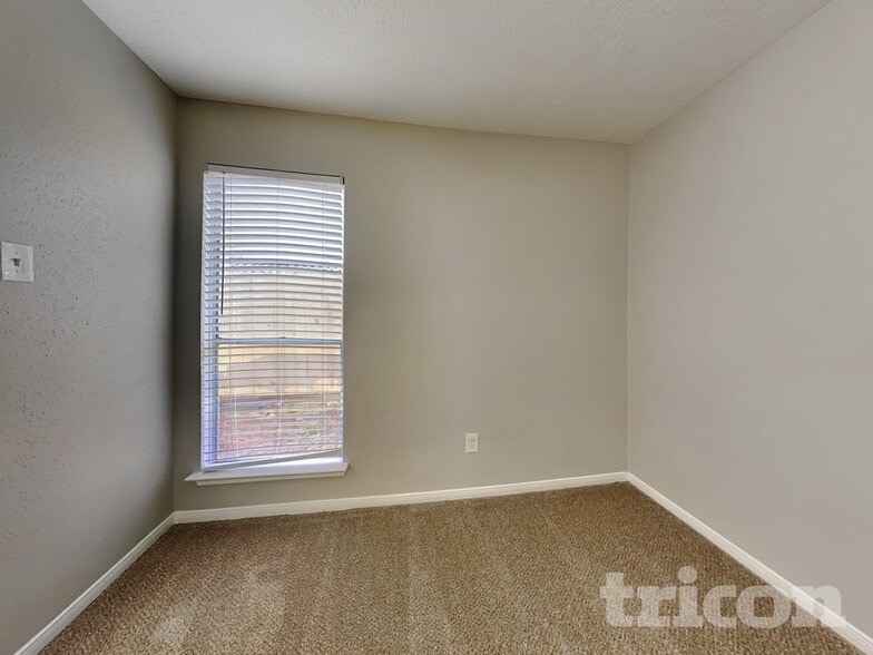 Building Photo - 7102 Tara Blue Ridge Dr