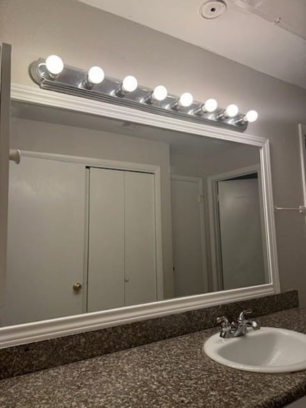 Building Photo - 9809 Richmond Ave.