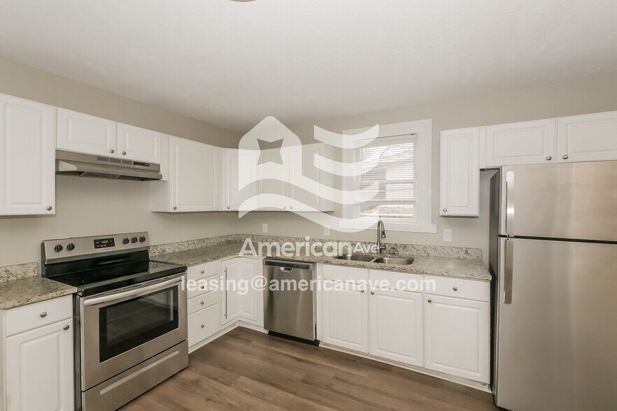 Building Photo - 3513 3rd Ave